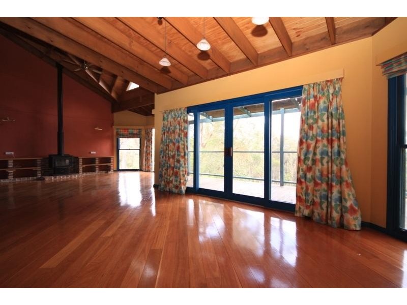 11 Ben Nevis Cct, Bundanoon NSW 2578