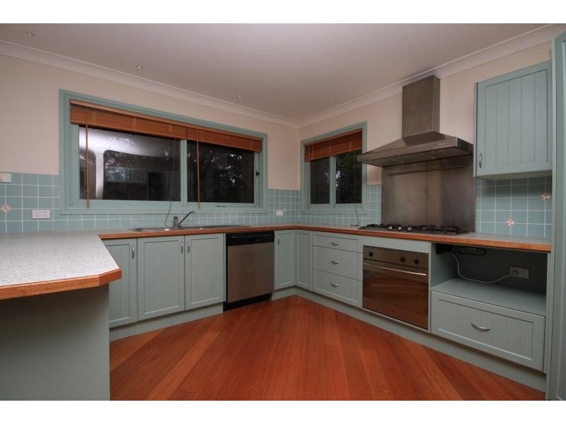 11 Ben Nevis Cct, Bundanoon NSW 2578