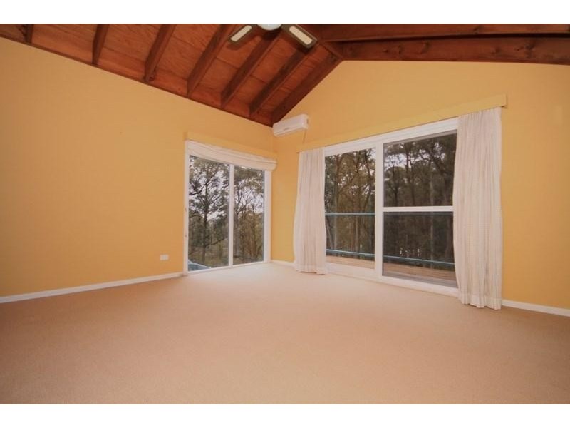 11 Ben Nevis Cct, Bundanoon NSW 2578