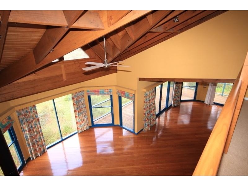 11 Ben Nevis Cct, Bundanoon NSW 2578