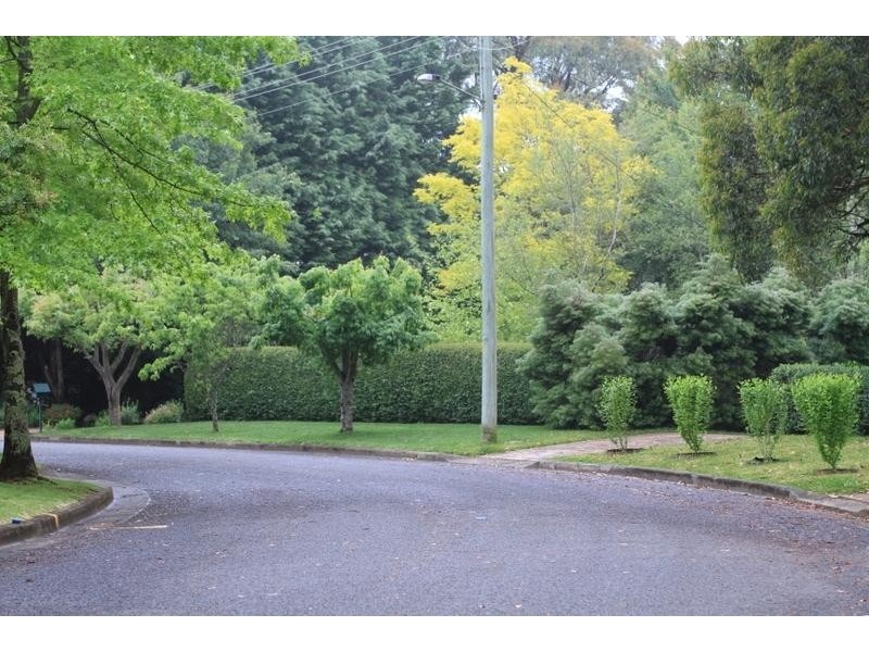 11 Ben Nevis Cct, Bundanoon NSW 2578