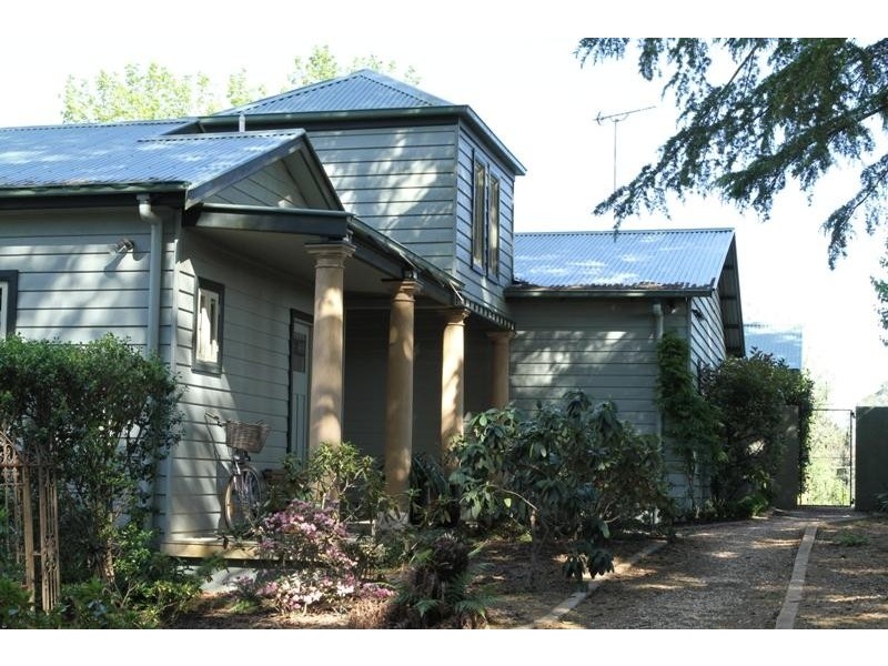 2 Ross St, Bundanoon NSW 2578