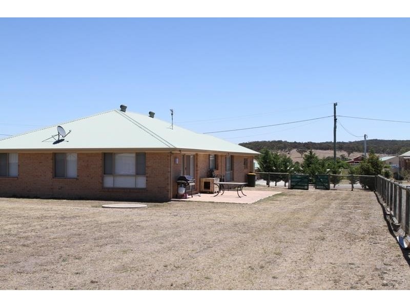 5 Patrick Pl, Marulan NSW 2579