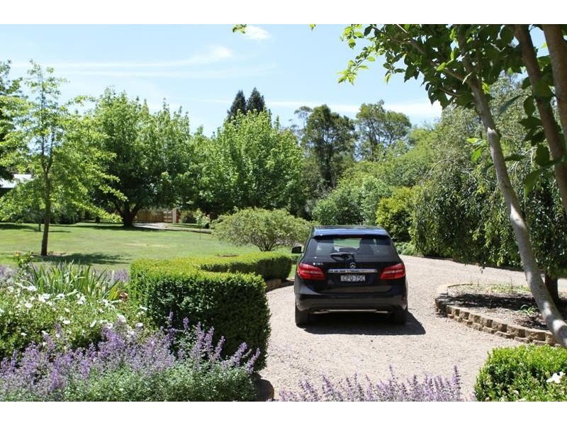 151 Railway Ave, Bundanoon NSW 2578