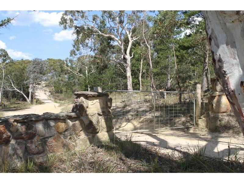 64 Railway Pde, Tallong NSW 2579