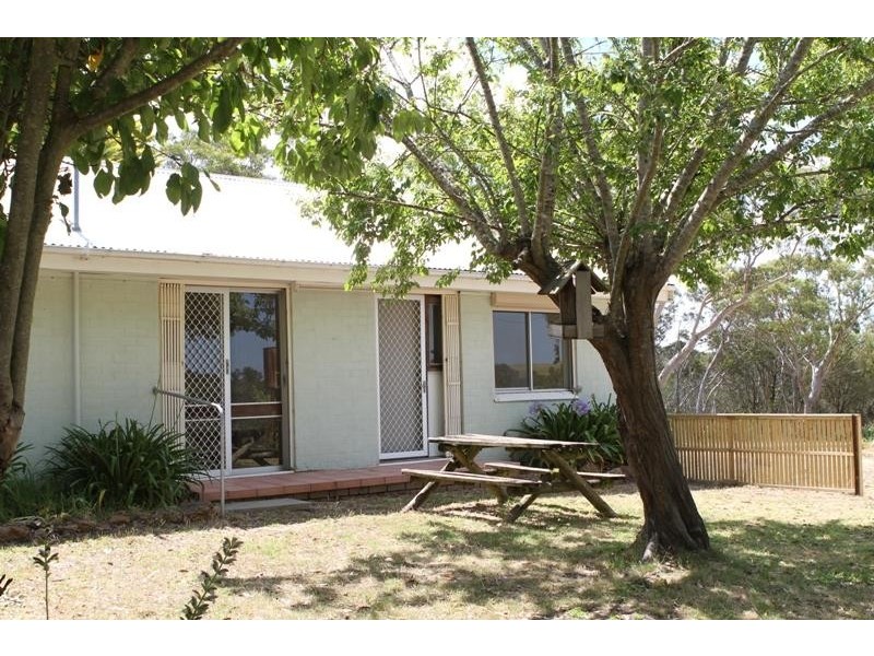 64 Railway Pde, Tallong NSW 2579