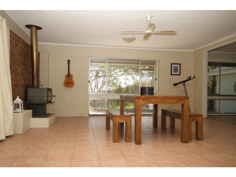 64 Railway Pde, Tallong NSW 2579