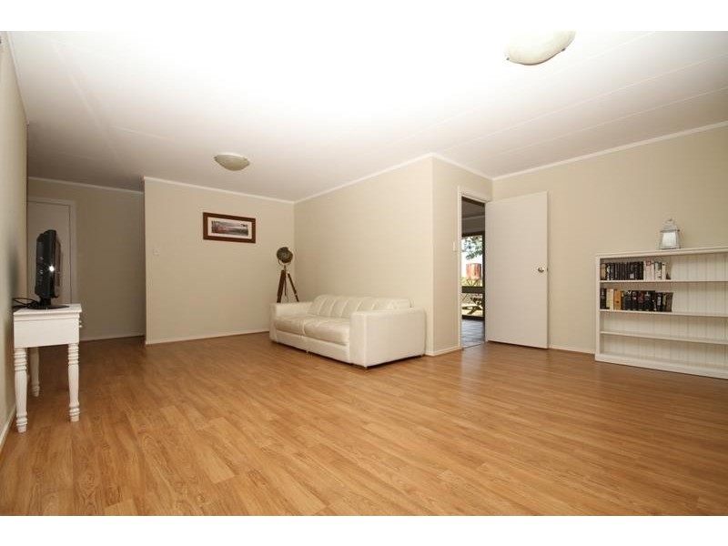 64 Railway Pde, Tallong NSW 2579