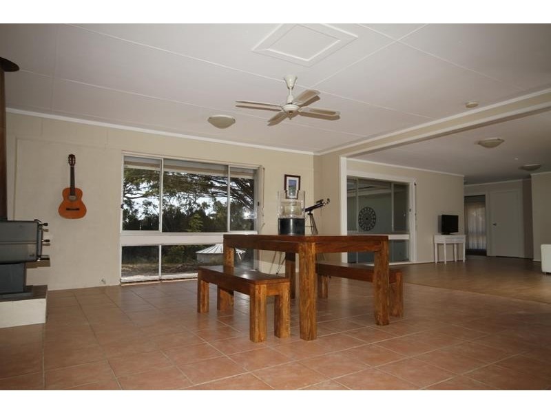 64 Railway Pde, Tallong NSW 2579