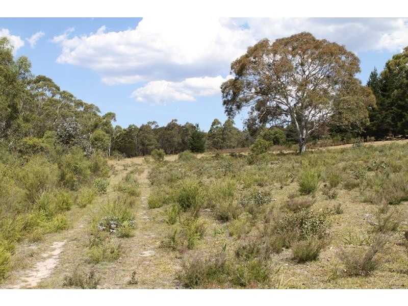 64 Railway Pde, Tallong NSW 2579