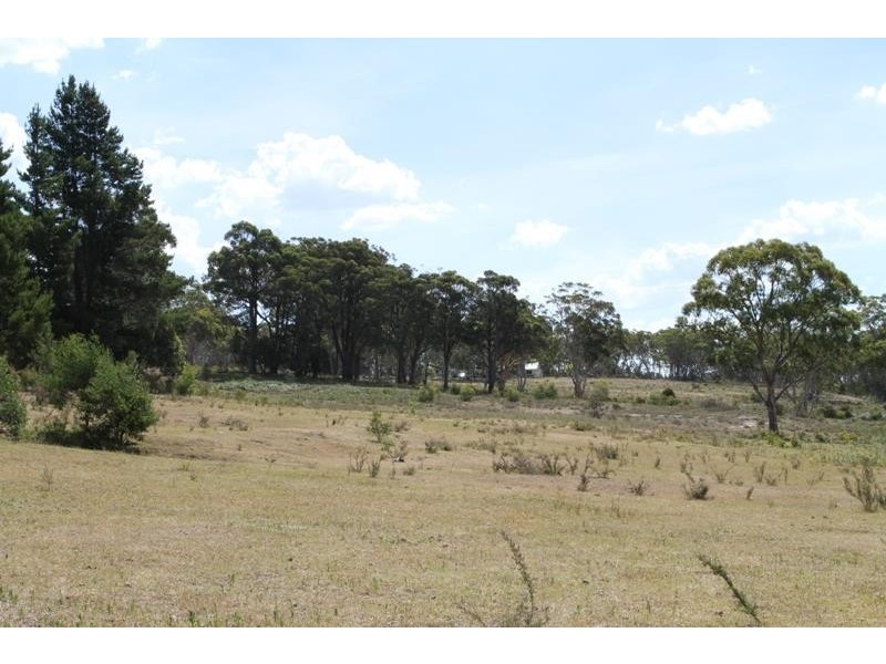 64 Railway Pde, Tallong NSW 2579