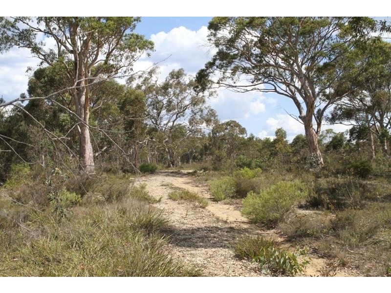 64 Railway Pde, Tallong NSW 2579