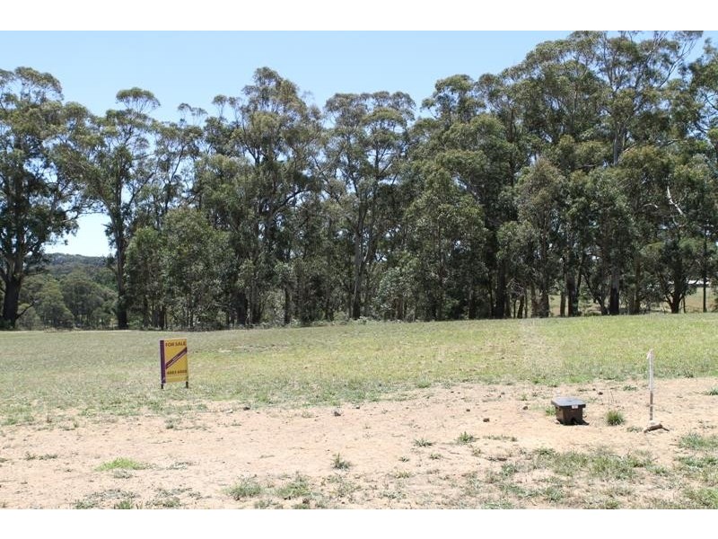 8 Cambourn Cl, Bundanoon NSW 2578