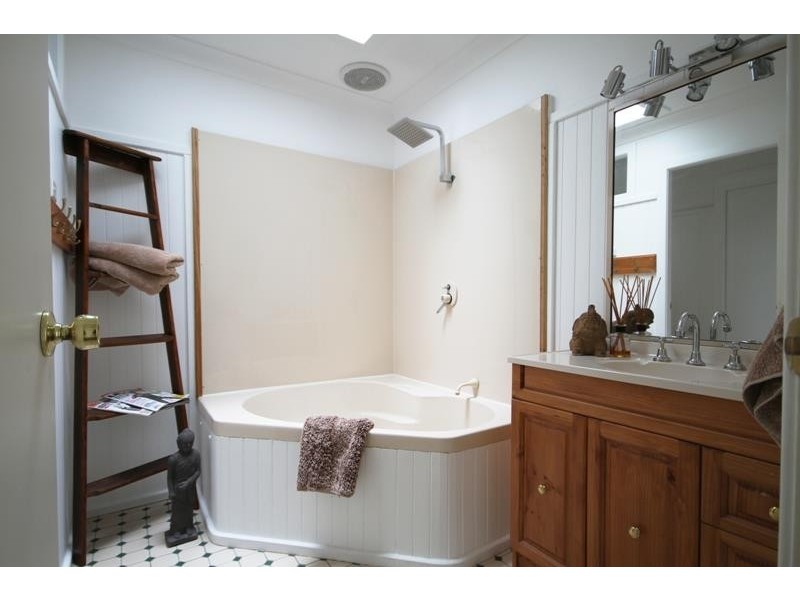 6 Lucas St, Bundanoon NSW 2578