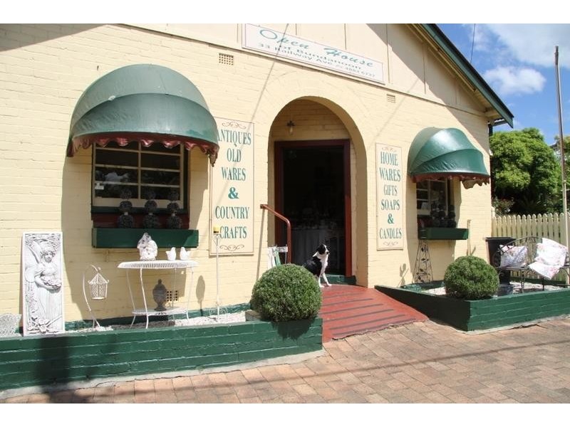 33 Railway Ave, Bundanoon NSW 2578