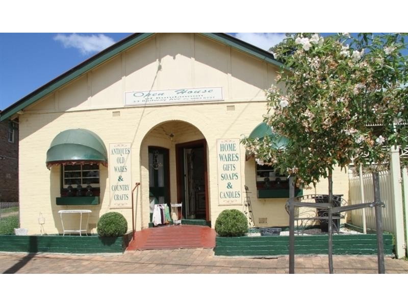 33 Railway Ave, Bundanoon NSW 2578