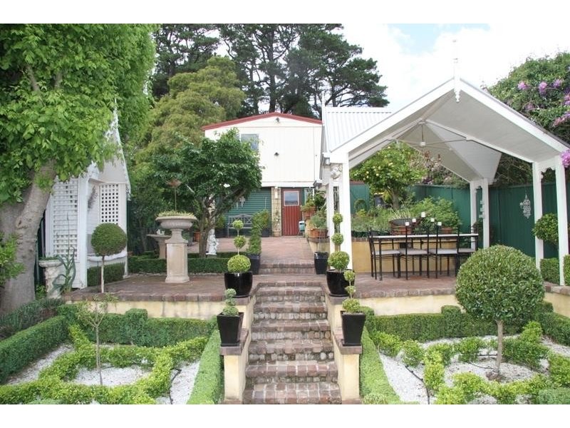 33 Railway Ave, Bundanoon NSW 2578