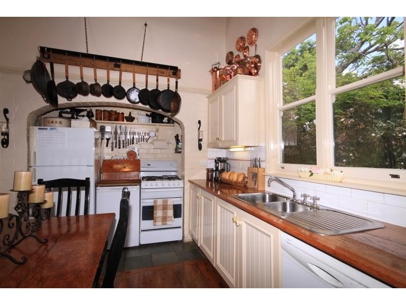 33 Railway Ave, Bundanoon NSW 2578