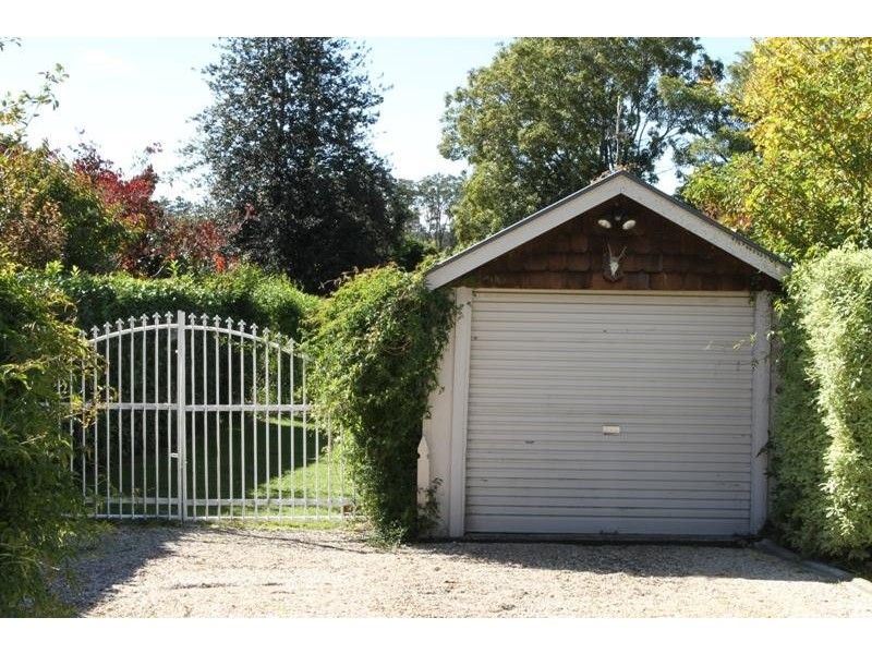 18 Rosenthal Ave, Bundanoon NSW 2578