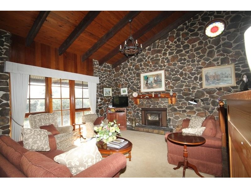 724 Caoura Rd, Tallong NSW 2579