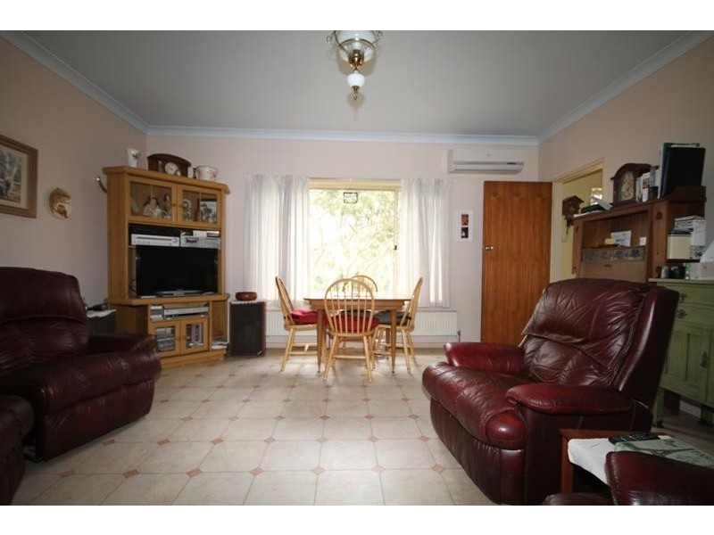 12 Railway Pde, Tallong NSW 2579