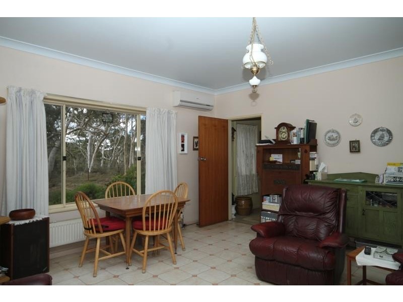 12 Railway Pde, Tallong NSW 2579