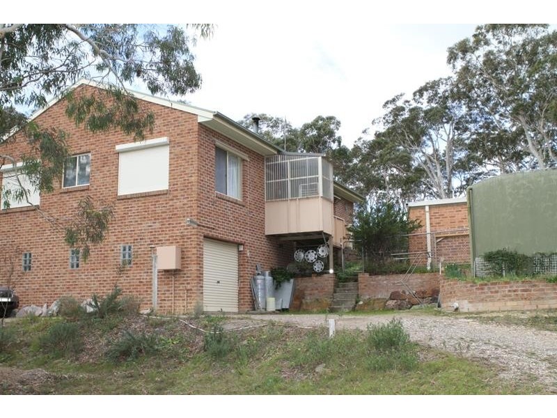 12 Railway Pde, Tallong NSW 2579
