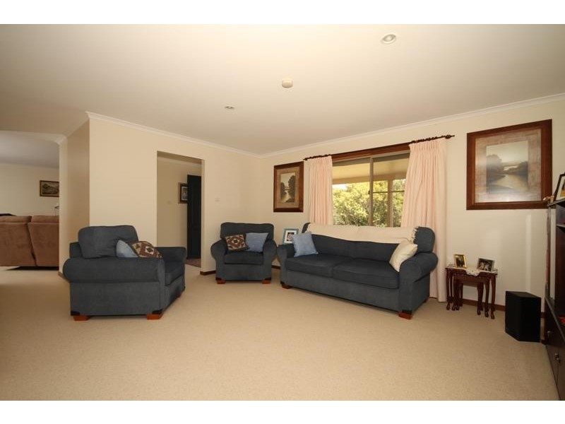 1A Lorna Cl, Bundanoon NSW 2578