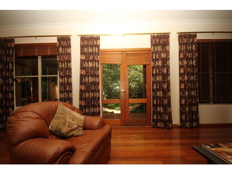 25 Ben Nevis  Cct, Bundanoon NSW 2578