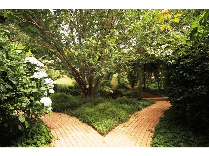 25 Ben Nevis  Cct, Bundanoon NSW 2578