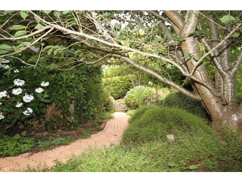 25 Ben Nevis  Cct, Bundanoon NSW 2578