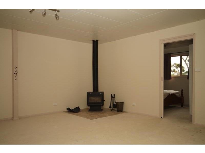 8 Wistringia Cl, Tallong NSW 2579