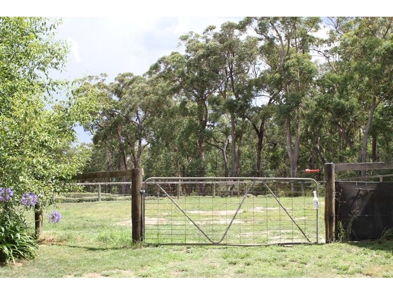 84 Newbury Dr, Penrose NSW 2579