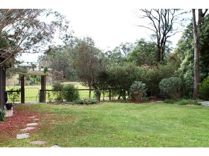 11 Bindar Cres, Bundanoon NSW 2578
