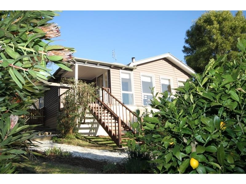 81 Railway Ave, Bundanoon NSW 2578