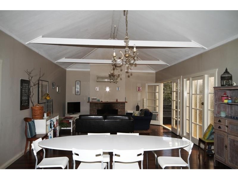 8 Barnett Ave, Bundanoon NSW 2578