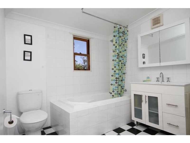 8 Barnett Ave, Bundanoon NSW 2578