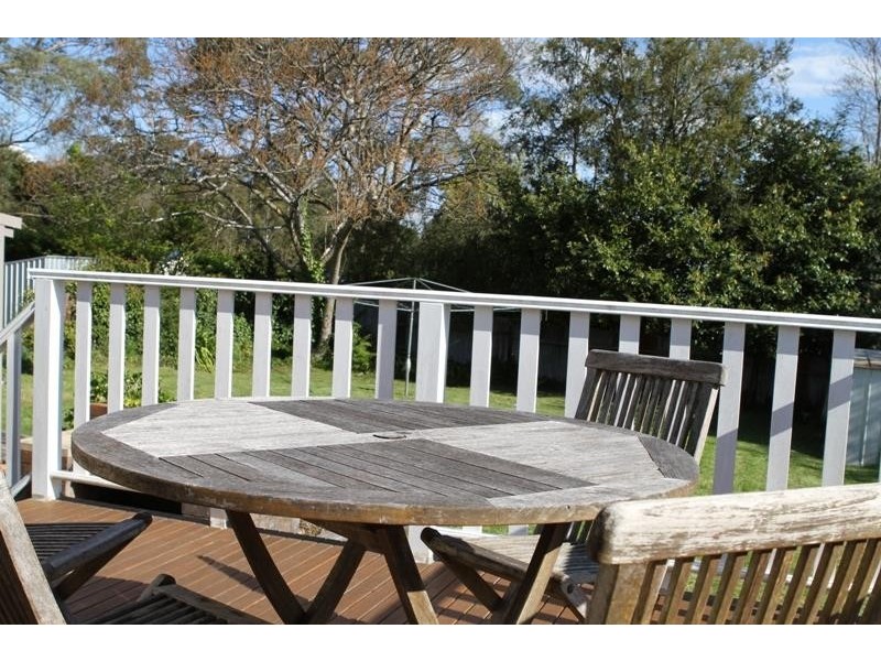 8 Barnett Ave, Bundanoon NSW 2578