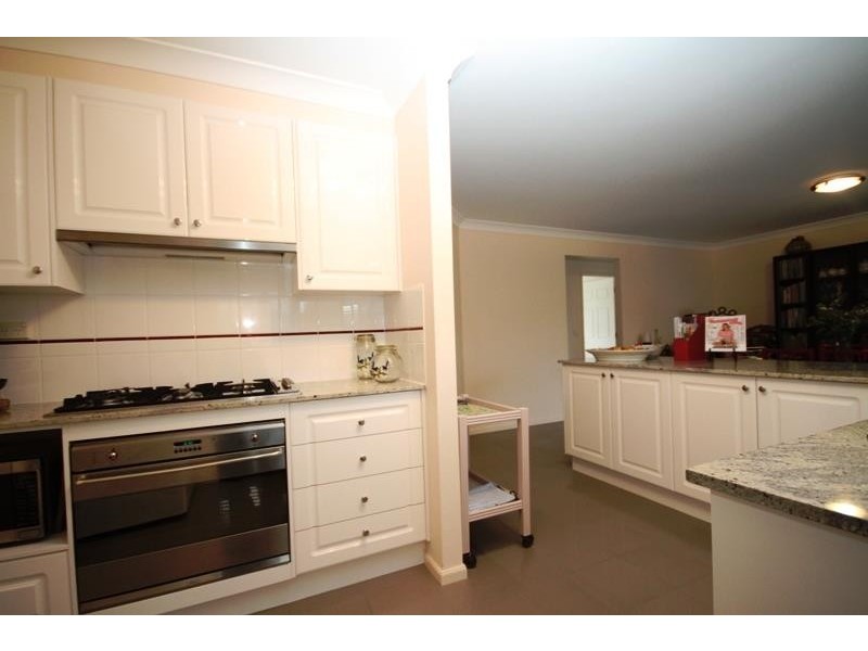 27 Bromhall Rd, Bundanoon NSW 2578