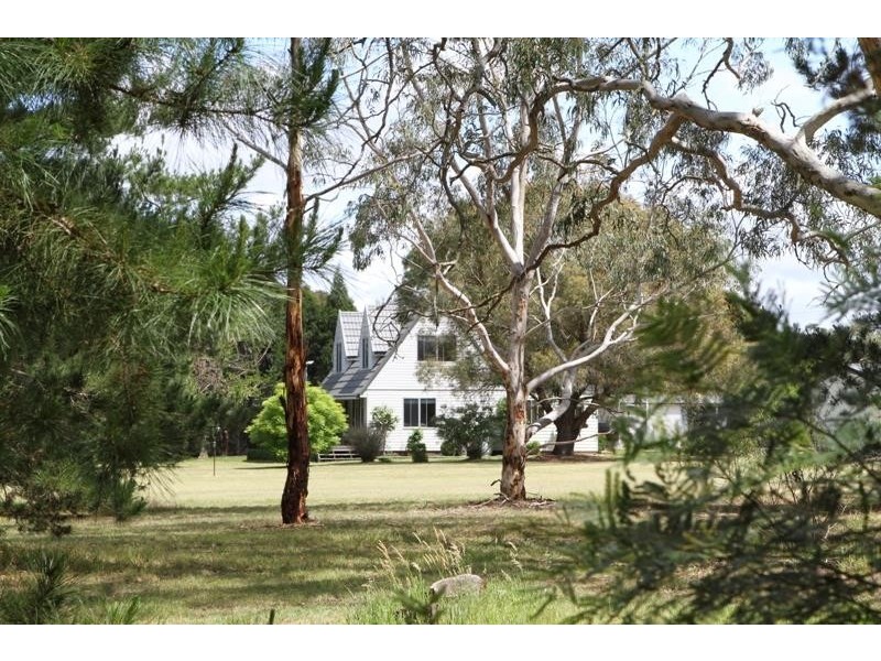255 Highland Way, Tallong NSW 2579