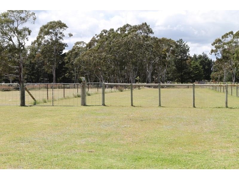 255 Highland Way, Tallong NSW 2579
