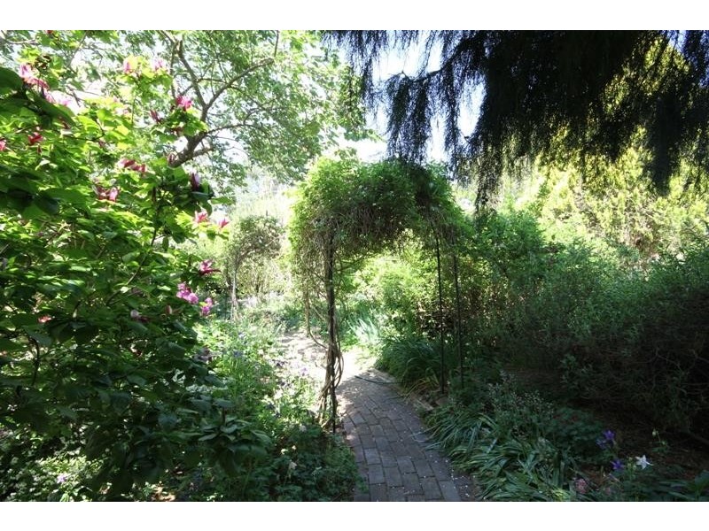 21 Bindar Cres, Bundanoon NSW 2578