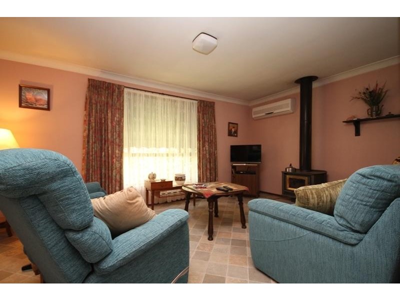 21 Bindar Cres, Bundanoon NSW 2578