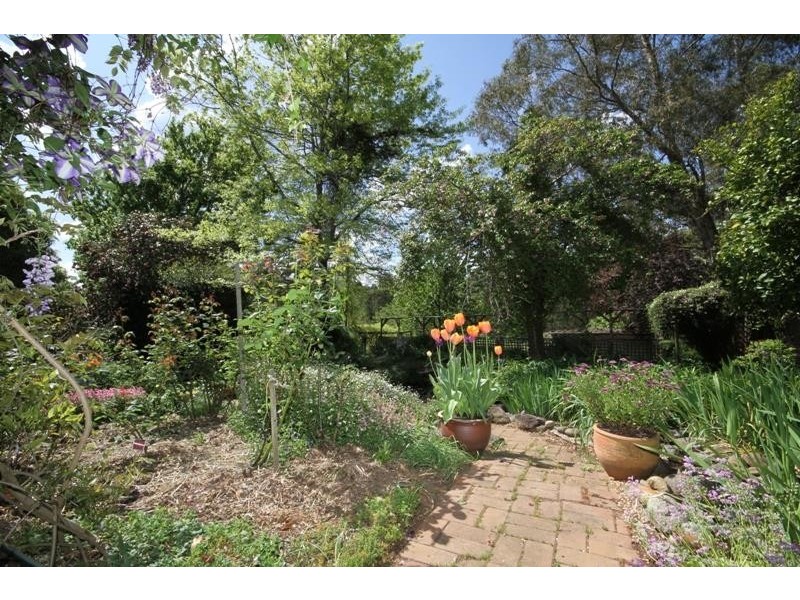 21 Bindar Cres, Bundanoon NSW 2578