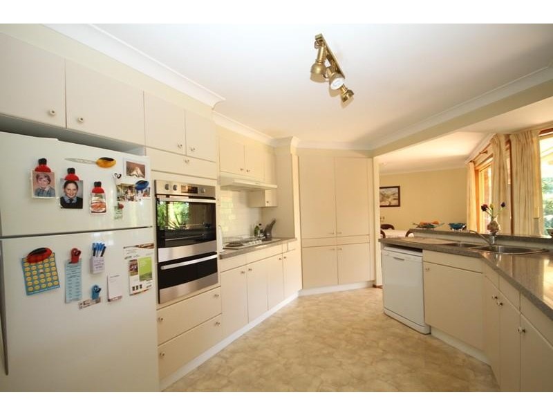 4 Dorothy Friend Pl, Bundanoon NSW 2578