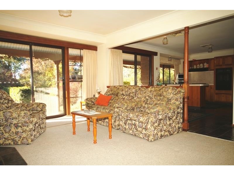 17 Ashgrove Pl, Bundanoon NSW 2578