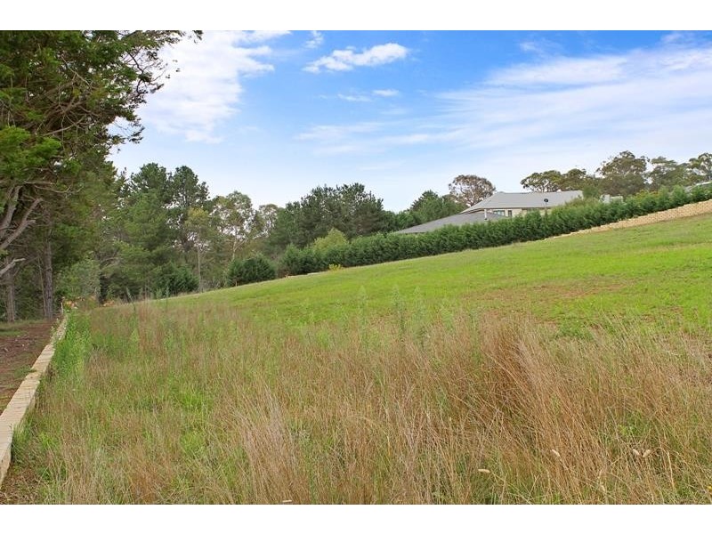 12 Rochester Dr, Bundanoon NSW 2578