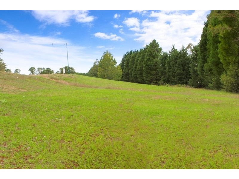 12 Rochester Dr, Bundanoon NSW 2578