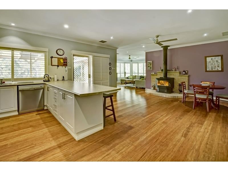 6 Casuarina Ave, Tallong NSW 2579