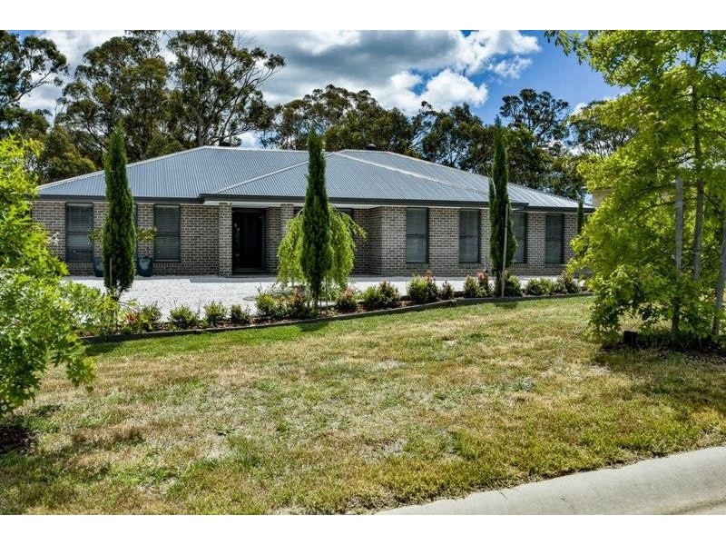 6 Cambourn Cl, Bundanoon NSW 2578